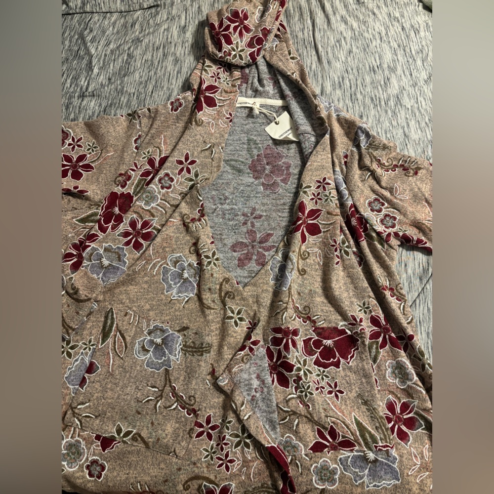 Floral Patterned cardigan nwt